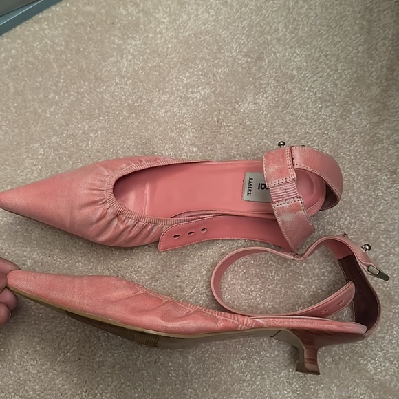 Pink - Picture 3 of 3